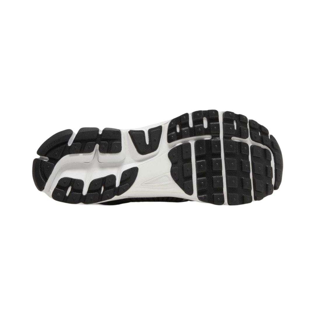 NIKE ZOOM VOMERO 5